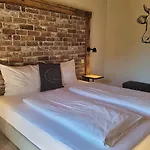 Πανσιόν Leano