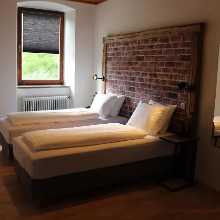 Leano Guest house *