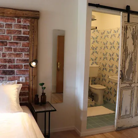 Leano Guest house
