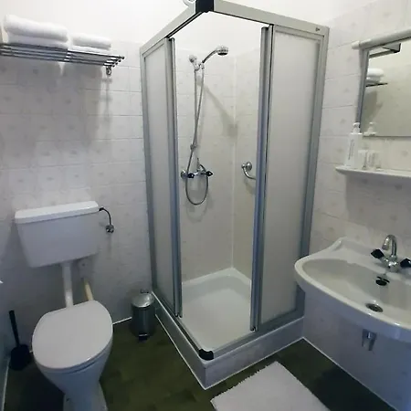 Leano Guest house Noetsch